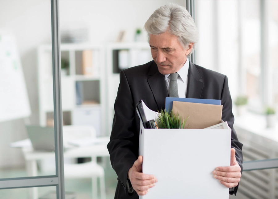 An investor undergoing the company liquidation process in Dubai to ensure a legal and proper business closure.