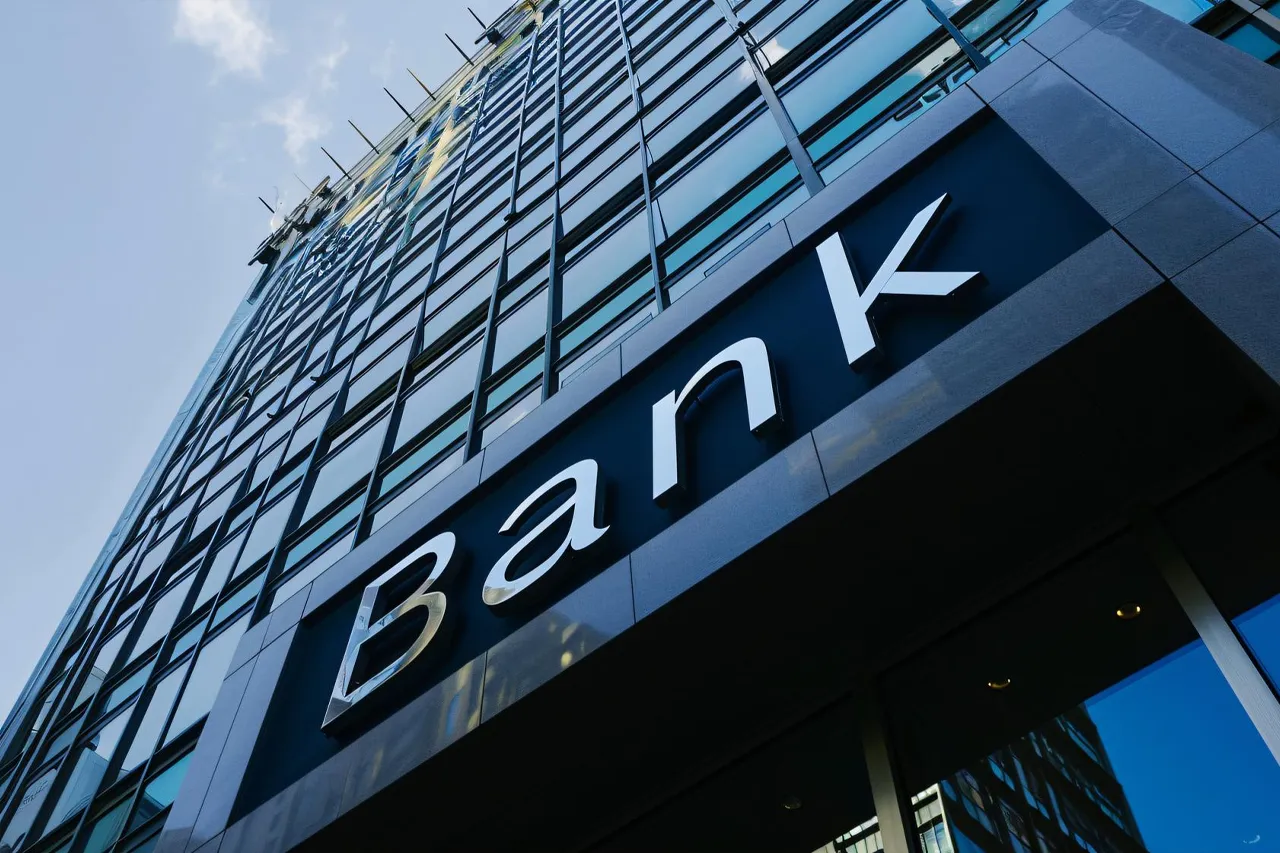 مستندات مطلوبة لفتح حساب بنكي للشركات في الإمارات